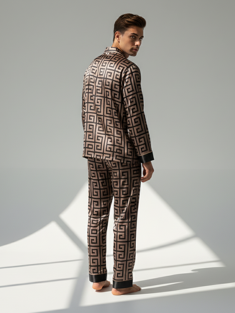Men’s Silk-Like Pajama Set – Geometric Patterned Sleepwear